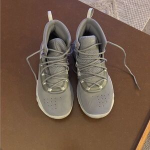 Under Armour Light Gray Sneakers